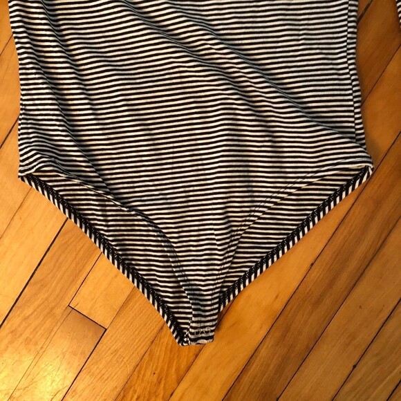 FOREVER 21 sz xl black and white striped off shoulder long sleeve bodysuit - Picture 4 of 8